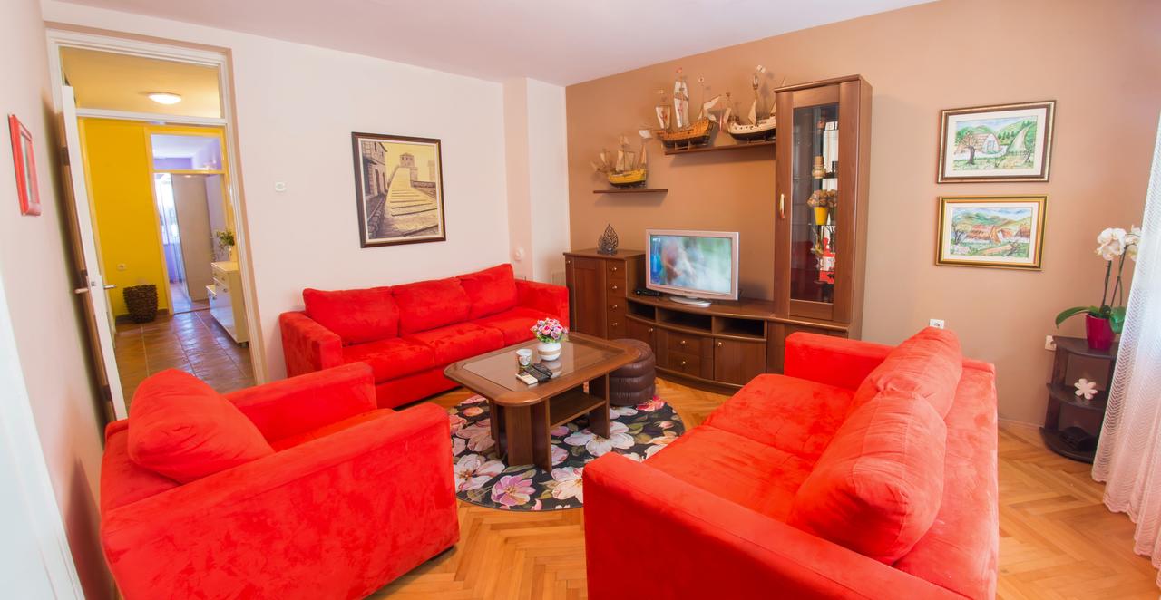 Apartment Hemingway Mostar Living Room