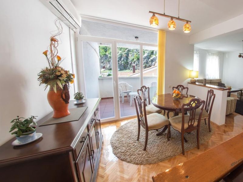 Dining Rom Mostar Apartments - Apartment Helios - specious and modern duplex apartment 2