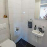 Apartment President - Hit Booker - Toilet