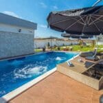 Villa Vie - Hit Booker - Swimming pool