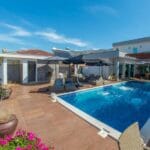 Villa Vie - Hit Booker - Swimming pool