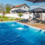 Villa Vie - Hit Booker - Swimming pool
