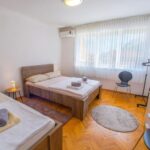 Apartment Revia - Hit Booker