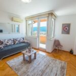 Sweet Dreams Apartment - Hit Booker - Living room