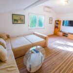 Holiday Home Narona - Hit Booker - Living room