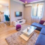 Apartment-Focus-Hit-Booker - Living room
