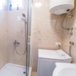 Apartment-Focus-Hit-Booker - Bathroom
