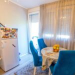Apartment-Focus-Hit-Booker - Kitchen and Dining area