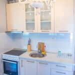 Apartment-Focus-Hit-Booker - Kitchen and Dining area