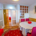 Duplex Apartment - Hit Booker - Kitchen and dining area