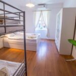 Central Train Station Apartment - Hit Booker - Bedroom