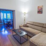 Central Train Station Apartment - Hit Booker - Living room