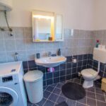 Central Train Station Apartment - Hit Booker - Bathroom