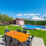 Holiday Home Viva la Vida - Hit Booker - outside area