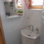 Sweet Cottage - Hit Booker