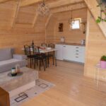 Sweet Cottage - Hit Booker