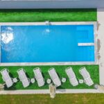 Villa Deluxe Buna - Hit Booker - Swimming pool