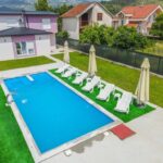 Villa Deluxe Buna - Hit Booker - Swimming pool