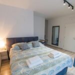 Maxim Apartments - Hit Booker