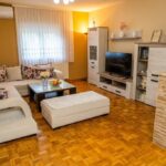 Holiday Home IFI - Hit Booker