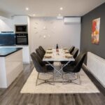 Holiday Home IFI - Hit Booker