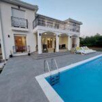 Villa Blanc - with Buna Riverside - Hit Booker