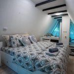 Cozy Love Nest - Hit Booker