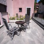 Urban Base - Hit Booker